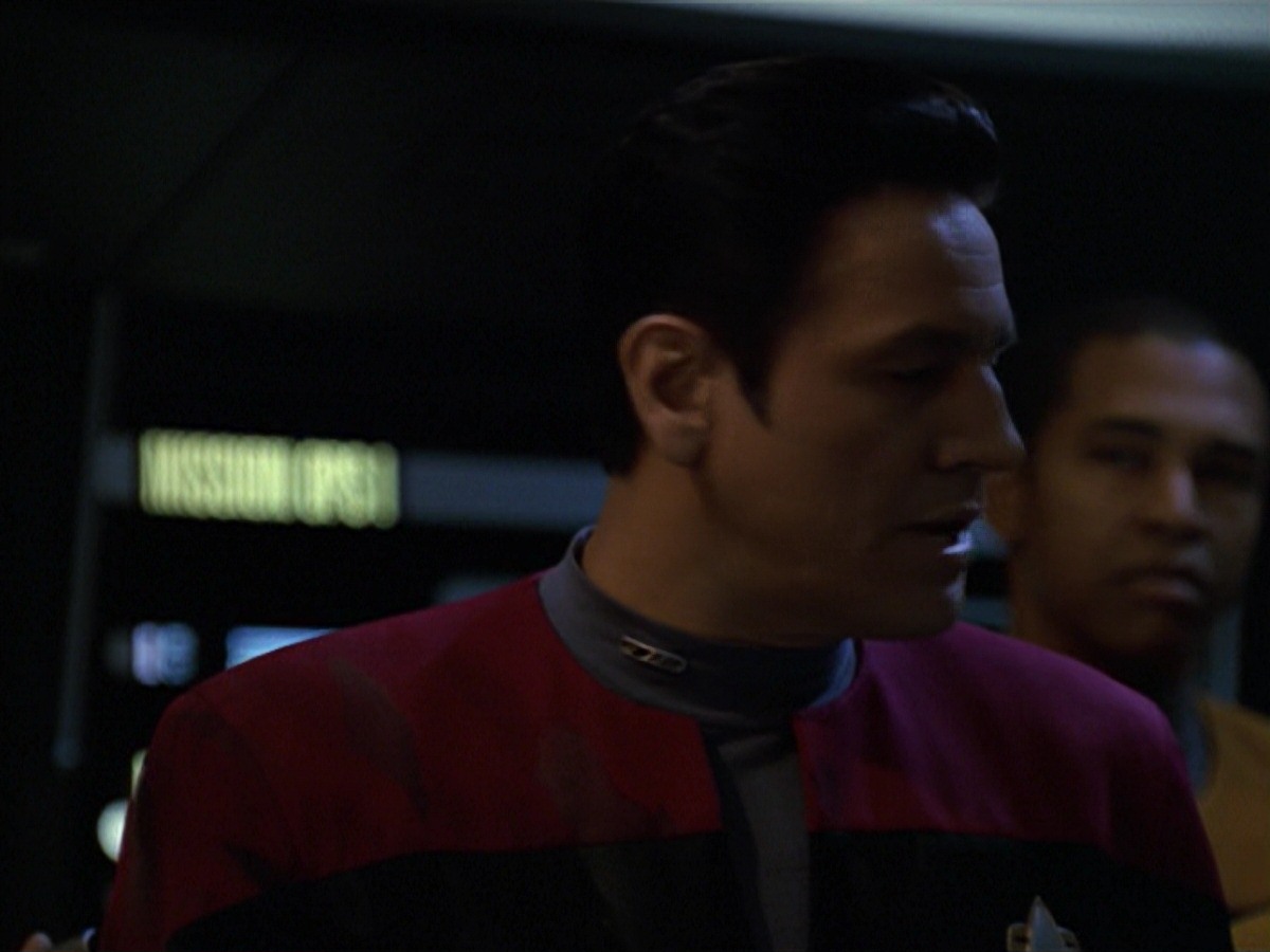 extant_StarTrek_VOY_7x11-Shattered_0658.jpg