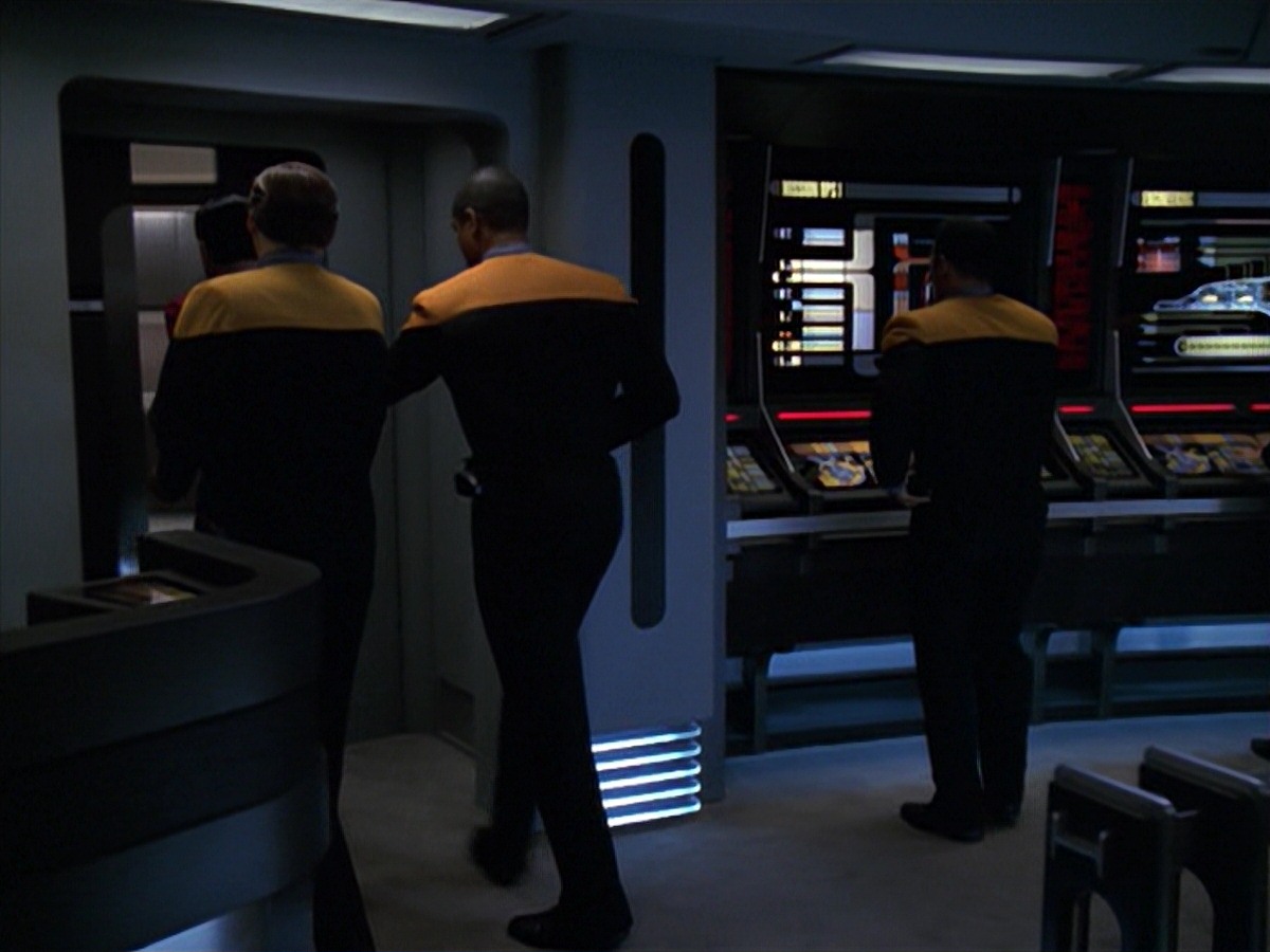 extant_StarTrek_VOY_7x11-Shattered_0673.jpg
