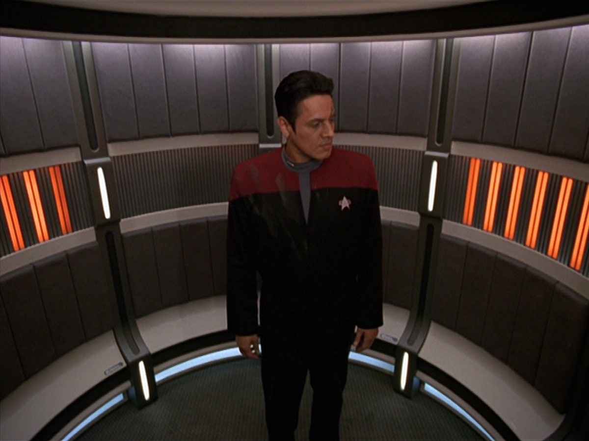 extant_StarTrek_VOY_7x11-Shattered_0684.jpg