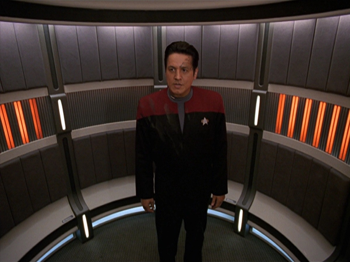 extant_StarTrek_VOY_7x11-Shattered_0686.jpg