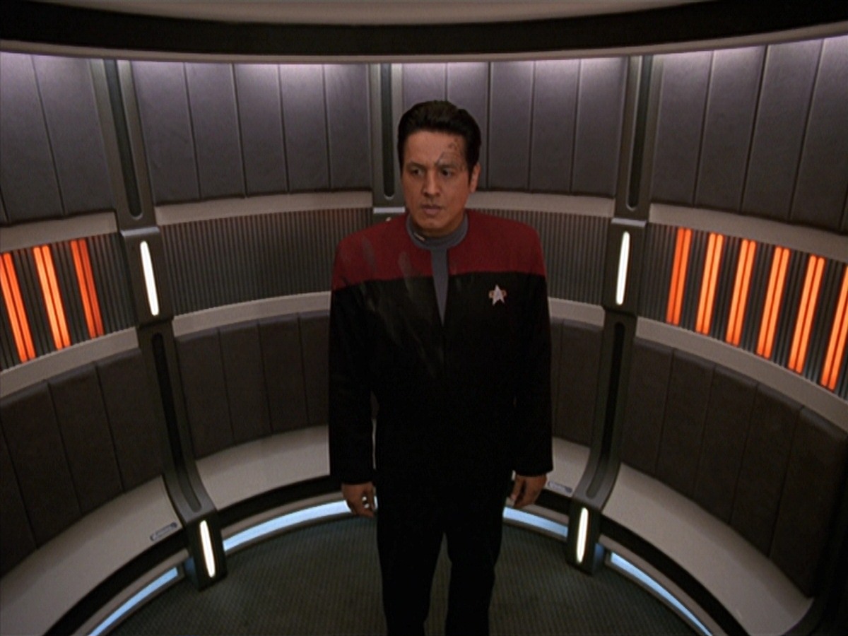 extant_StarTrek_VOY_7x11-Shattered_0688.jpg