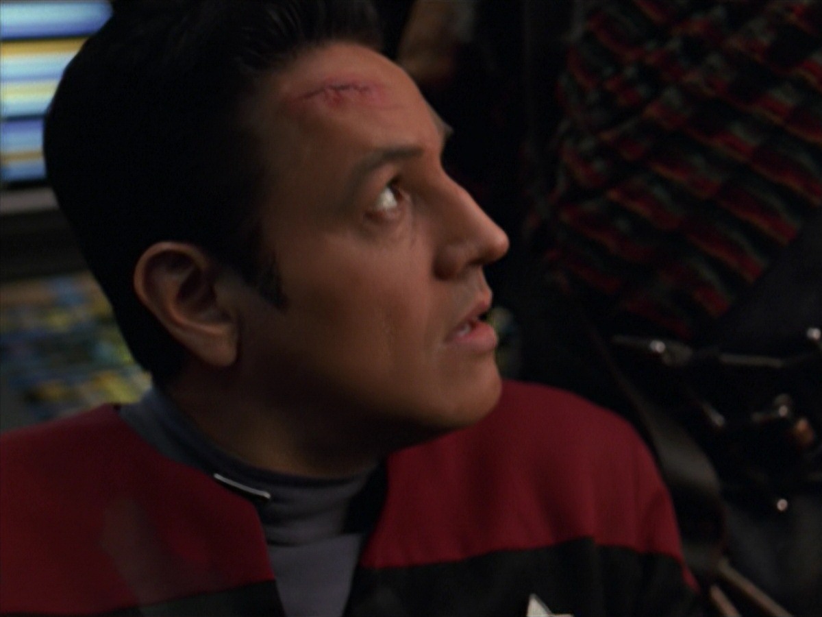 extant_StarTrek_VOY_7x11-Shattered_0713.jpg