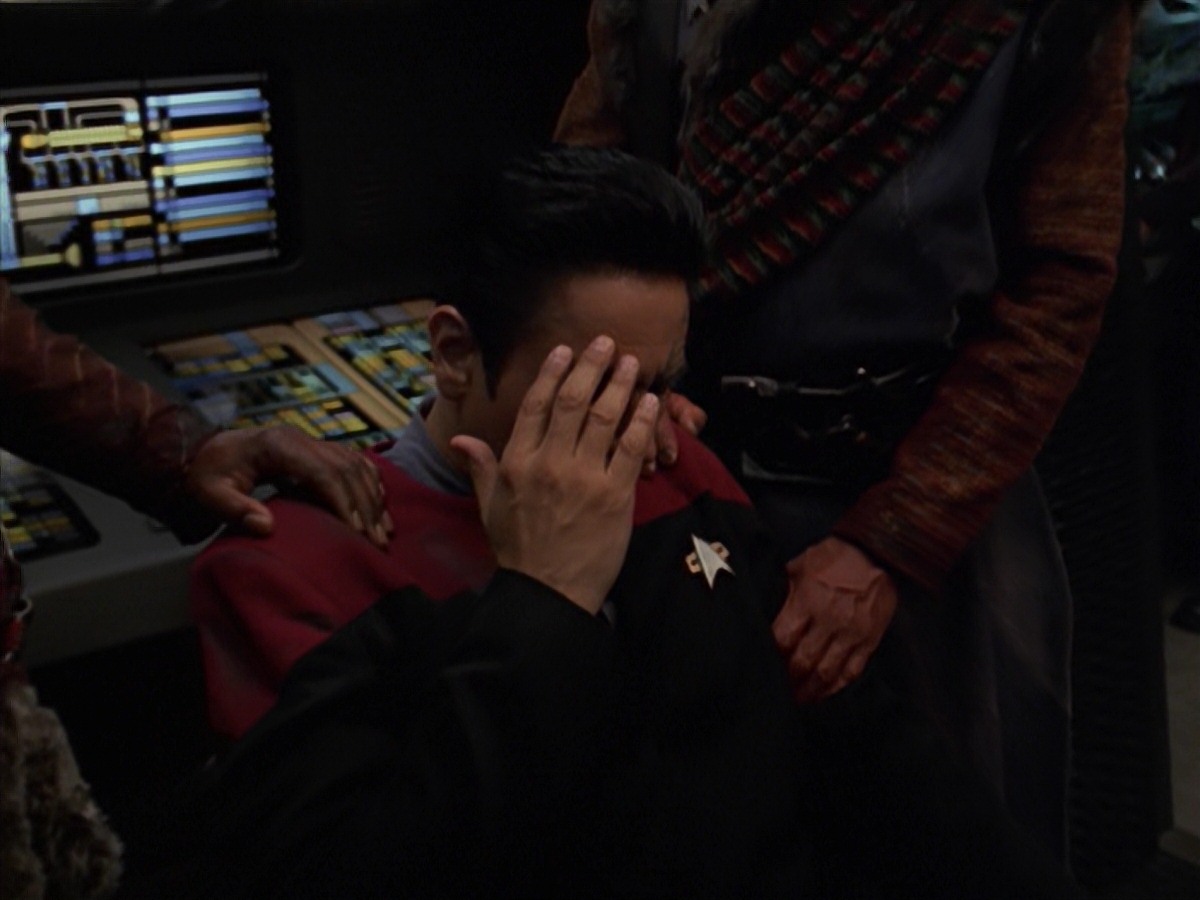 extant_StarTrek_VOY_7x11-Shattered_0734.jpg
