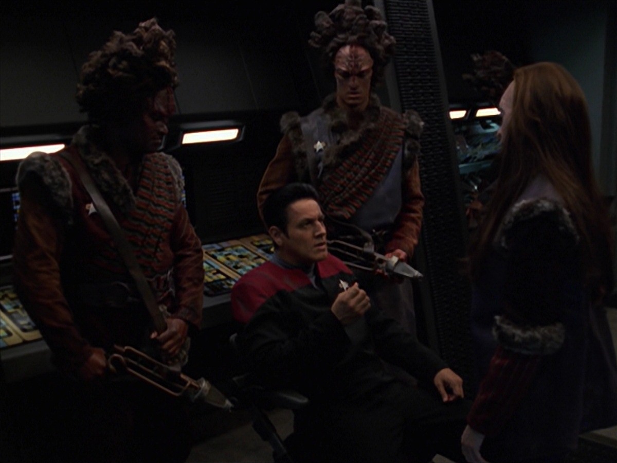 extant_StarTrek_VOY_7x11-Shattered_0739.jpg