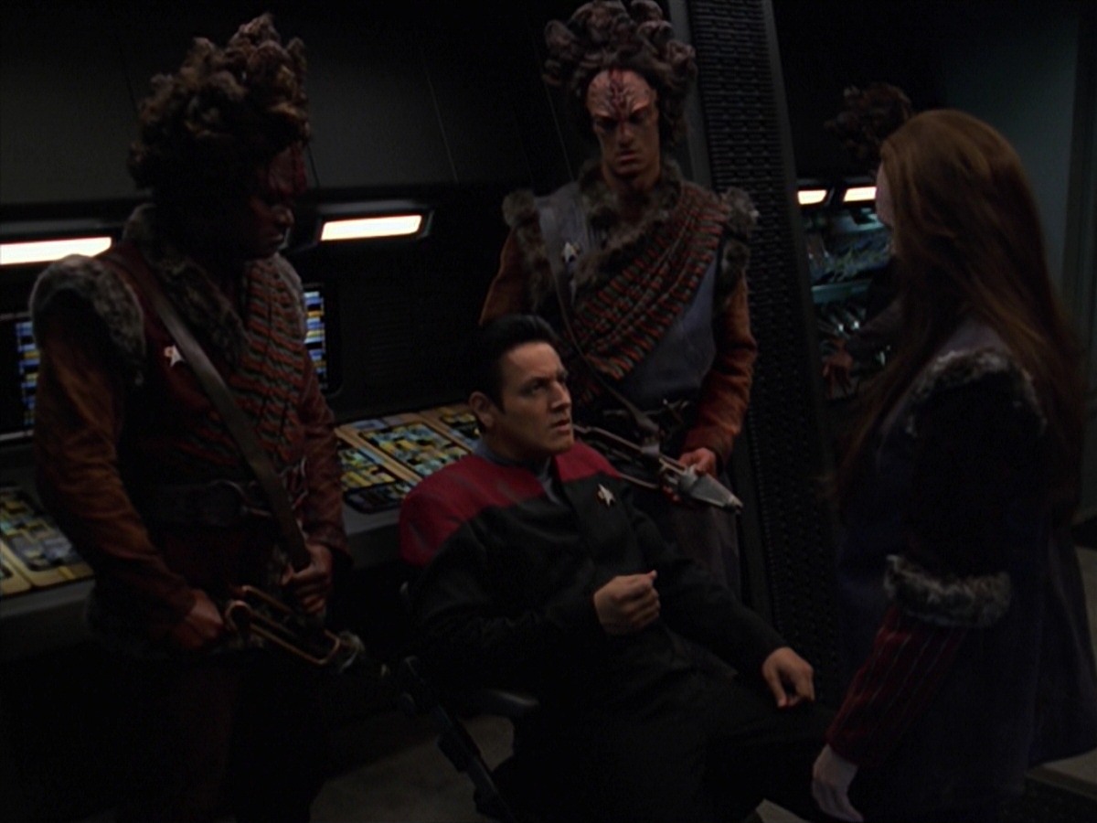 extant_StarTrek_VOY_7x11-Shattered_0743.jpg