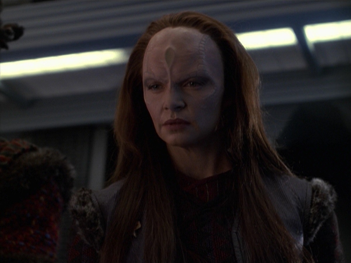 extant_StarTrek_VOY_7x11-Shattered_0754.jpg