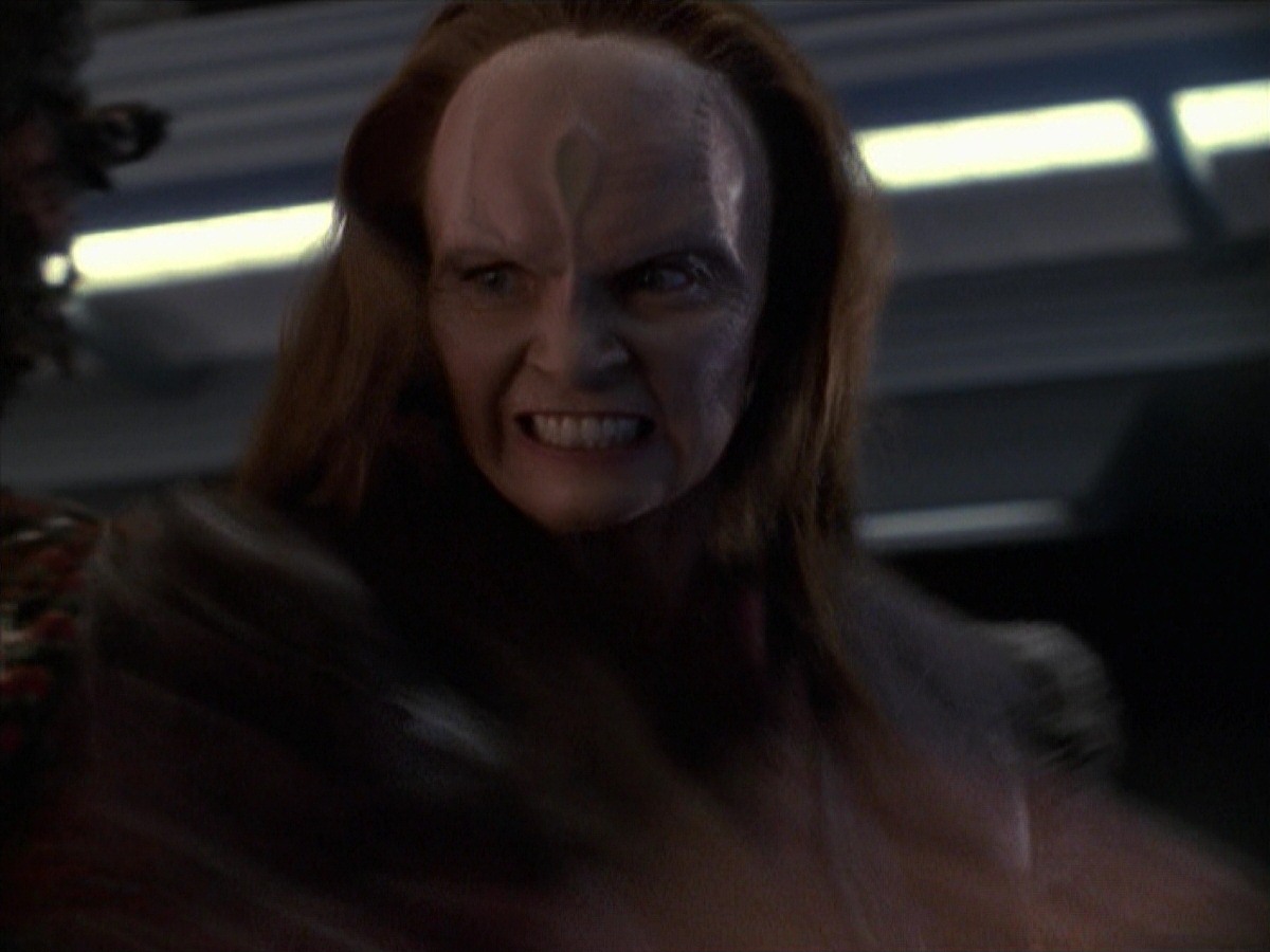 extant_StarTrek_VOY_7x11-Shattered_0762.jpg