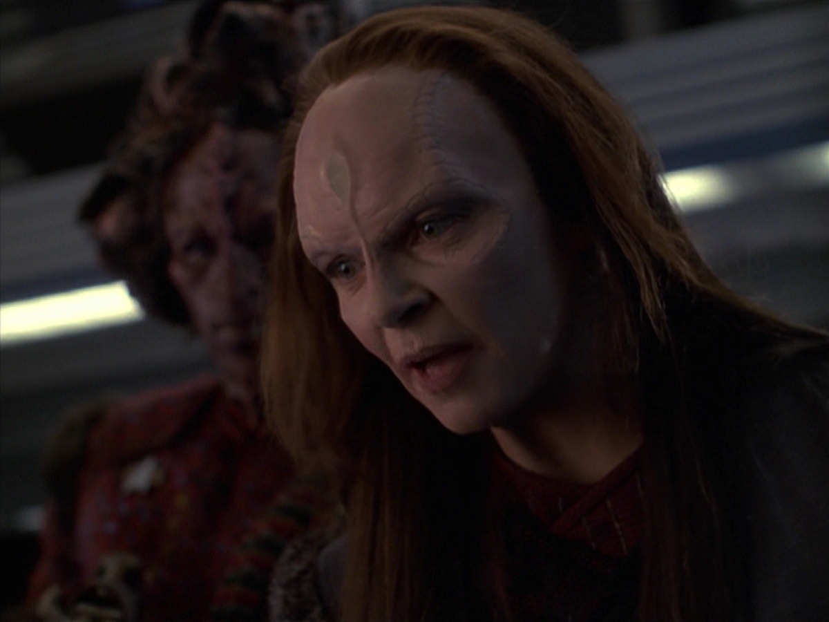 extant_StarTrek_VOY_7x11-Shattered_0766.jpg