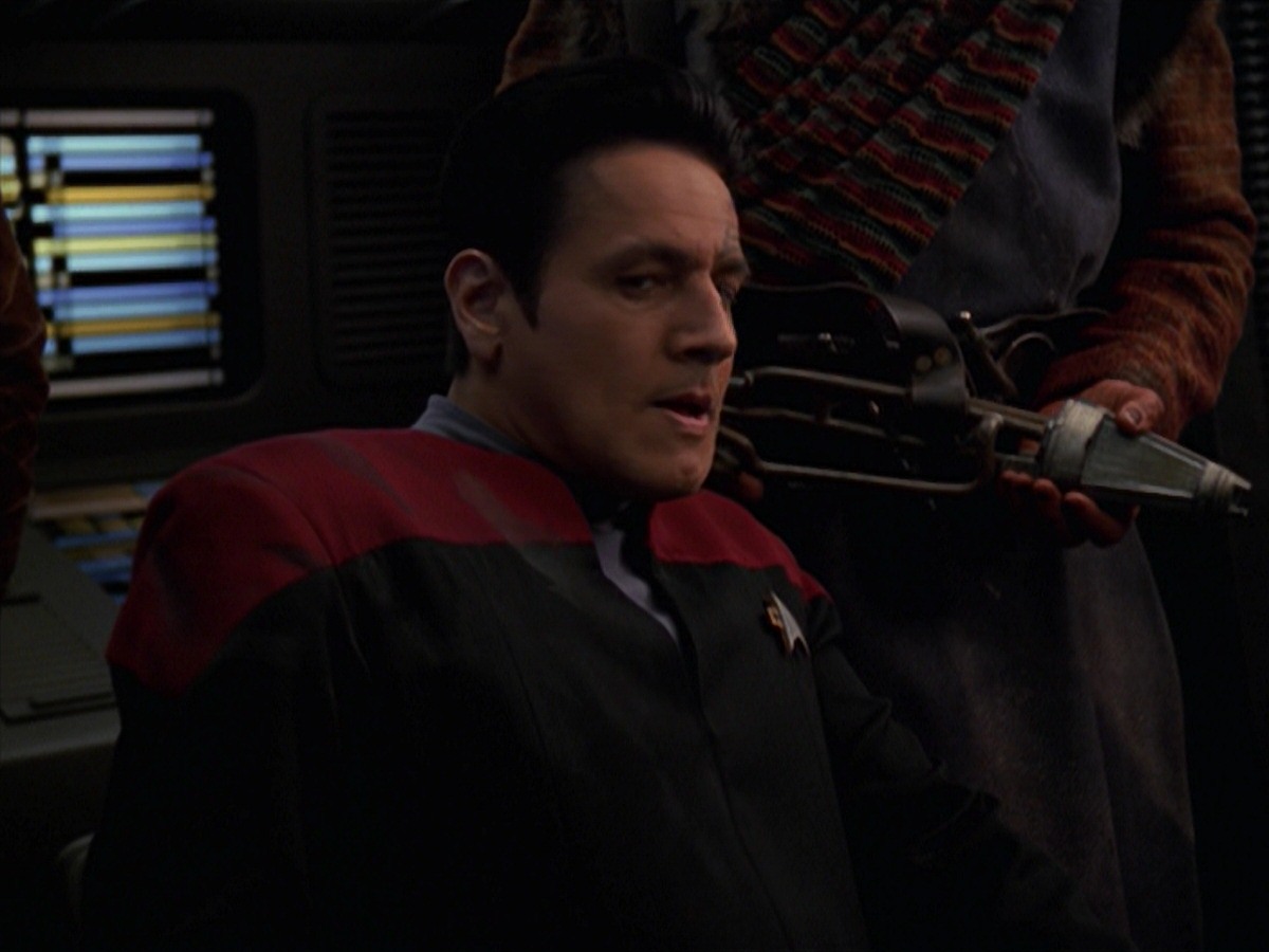 extant_StarTrek_VOY_7x11-Shattered_0768.jpg