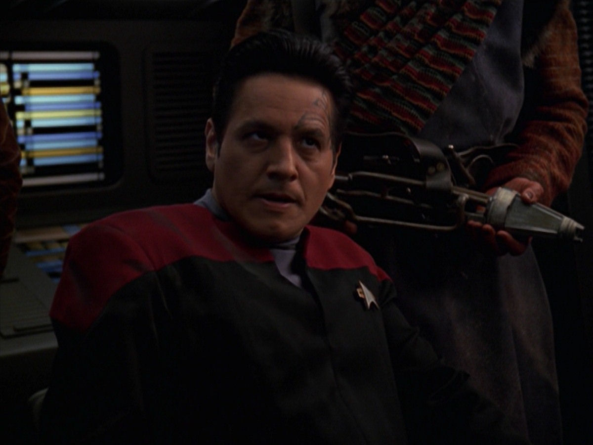 extant_StarTrek_VOY_7x11-Shattered_0770.jpg
