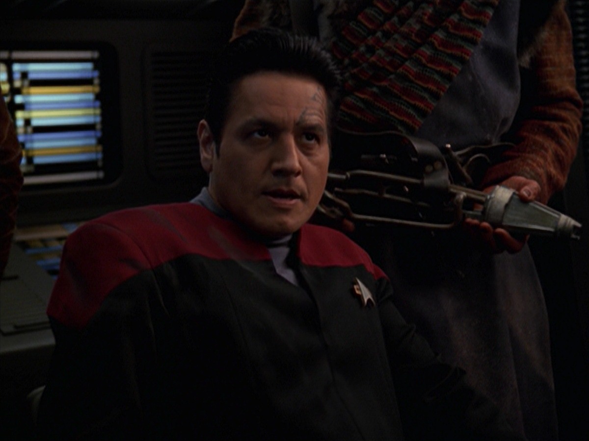 extant_StarTrek_VOY_7x11-Shattered_0771.jpg