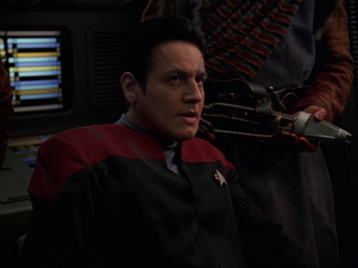 extant_StarTrek_VOY_7x11-Shattered_0774.jpg