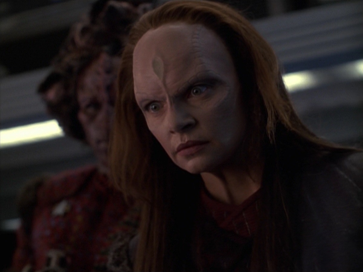 extant_StarTrek_VOY_7x11-Shattered_0778.jpg