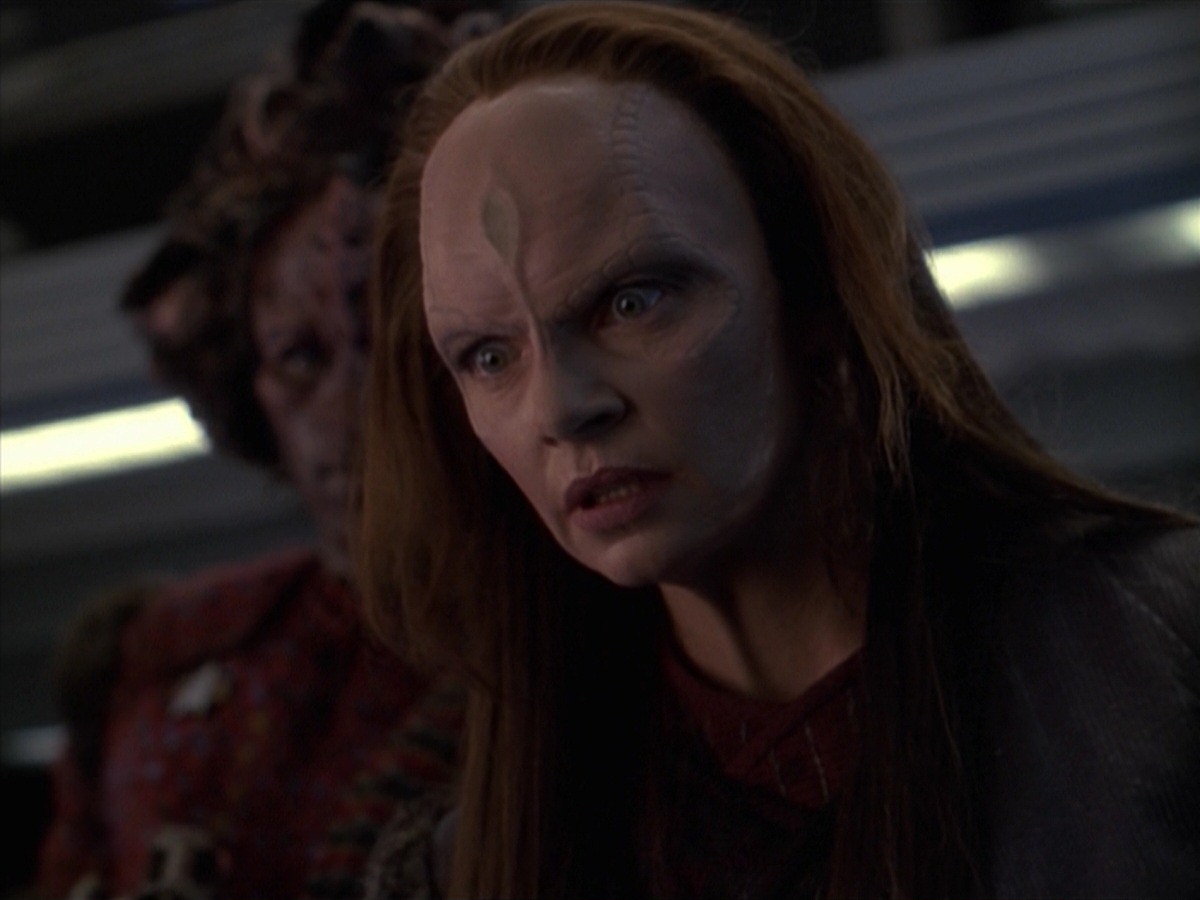 extant_StarTrek_VOY_7x11-Shattered_0780.jpg