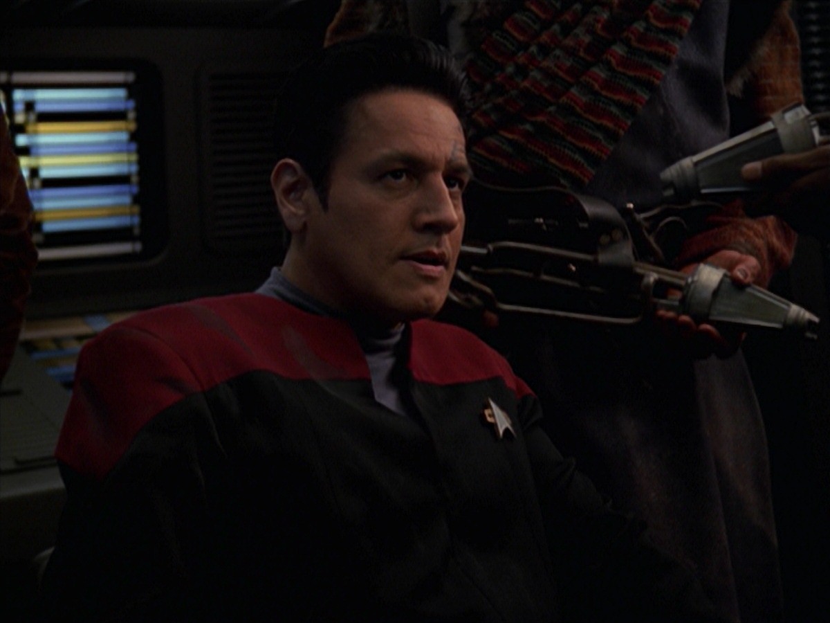 extant_StarTrek_VOY_7x11-Shattered_0790.jpg