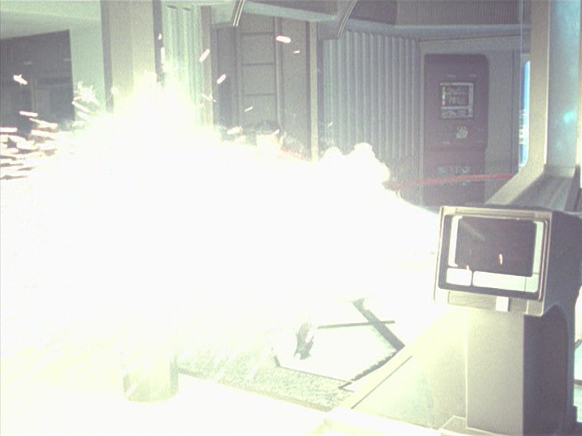extant_StarTrek_VOY_7x11-Shattered_0821.jpg