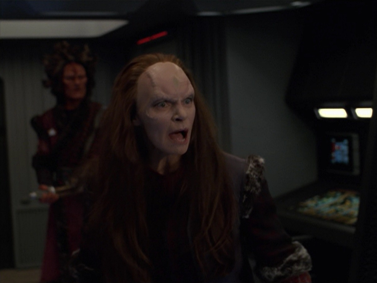 extant_StarTrek_VOY_7x11-Shattered_0823.jpg