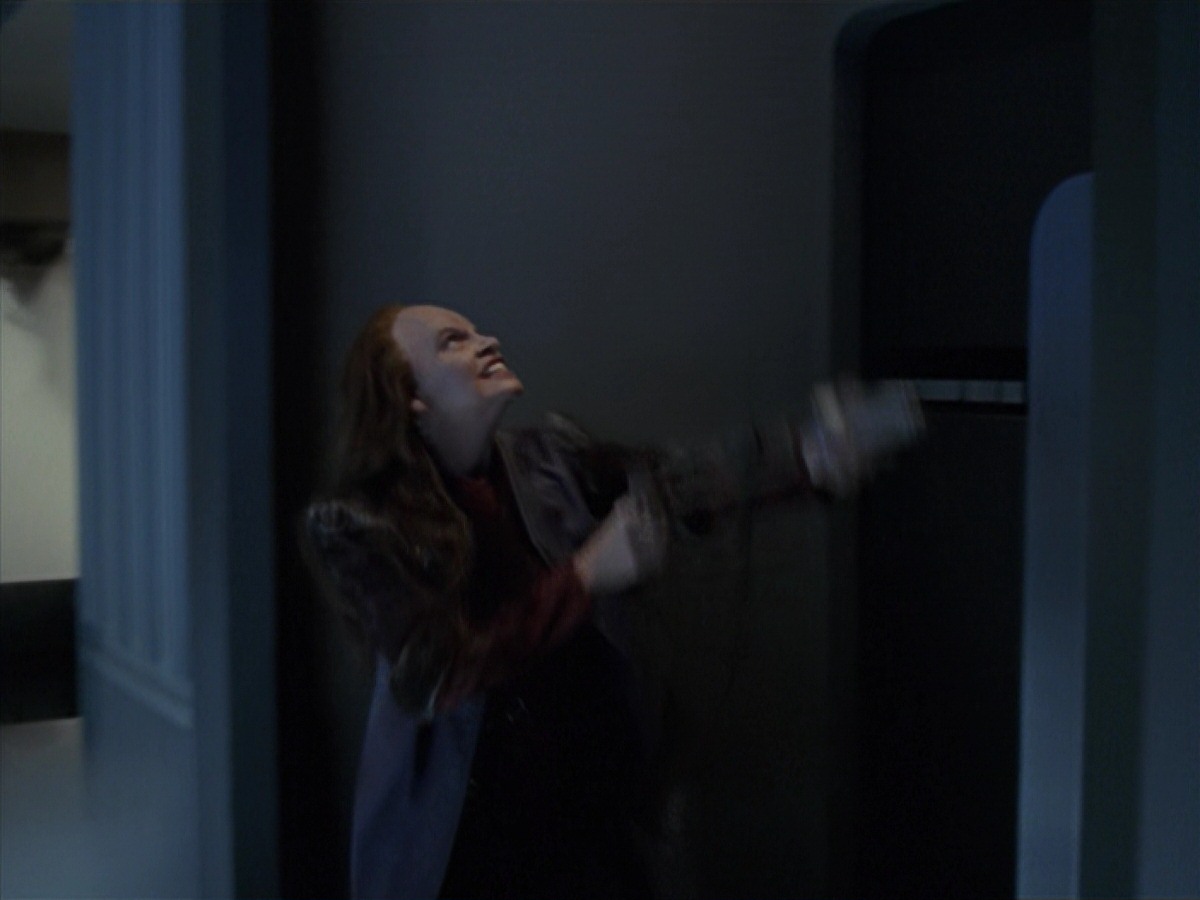 extant_StarTrek_VOY_7x11-Shattered_0831.jpg