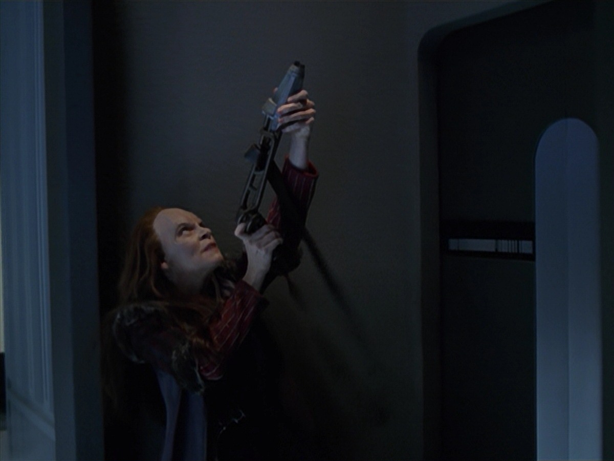 extant_StarTrek_VOY_7x11-Shattered_0832.jpg