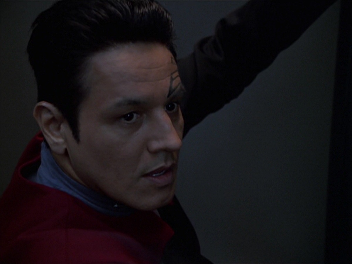 extant_StarTrek_VOY_7x11-Shattered_0836.jpg