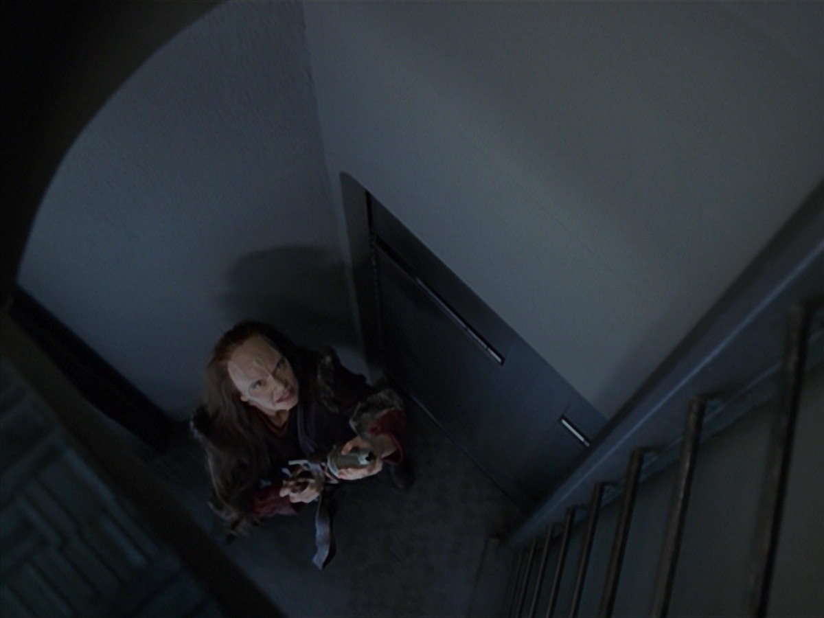 extant_StarTrek_VOY_7x11-Shattered_0841.jpg