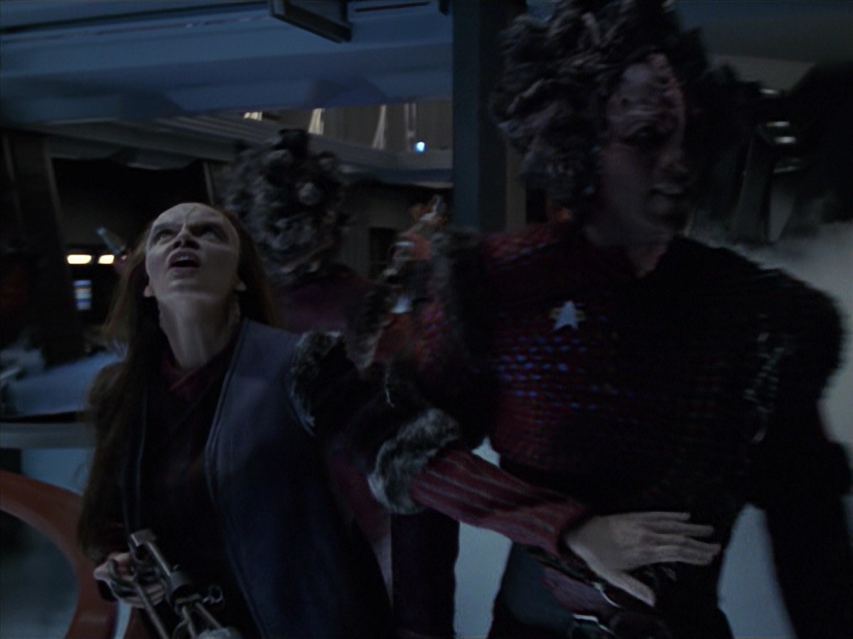 extant_StarTrek_VOY_7x11-Shattered_0851.jpg