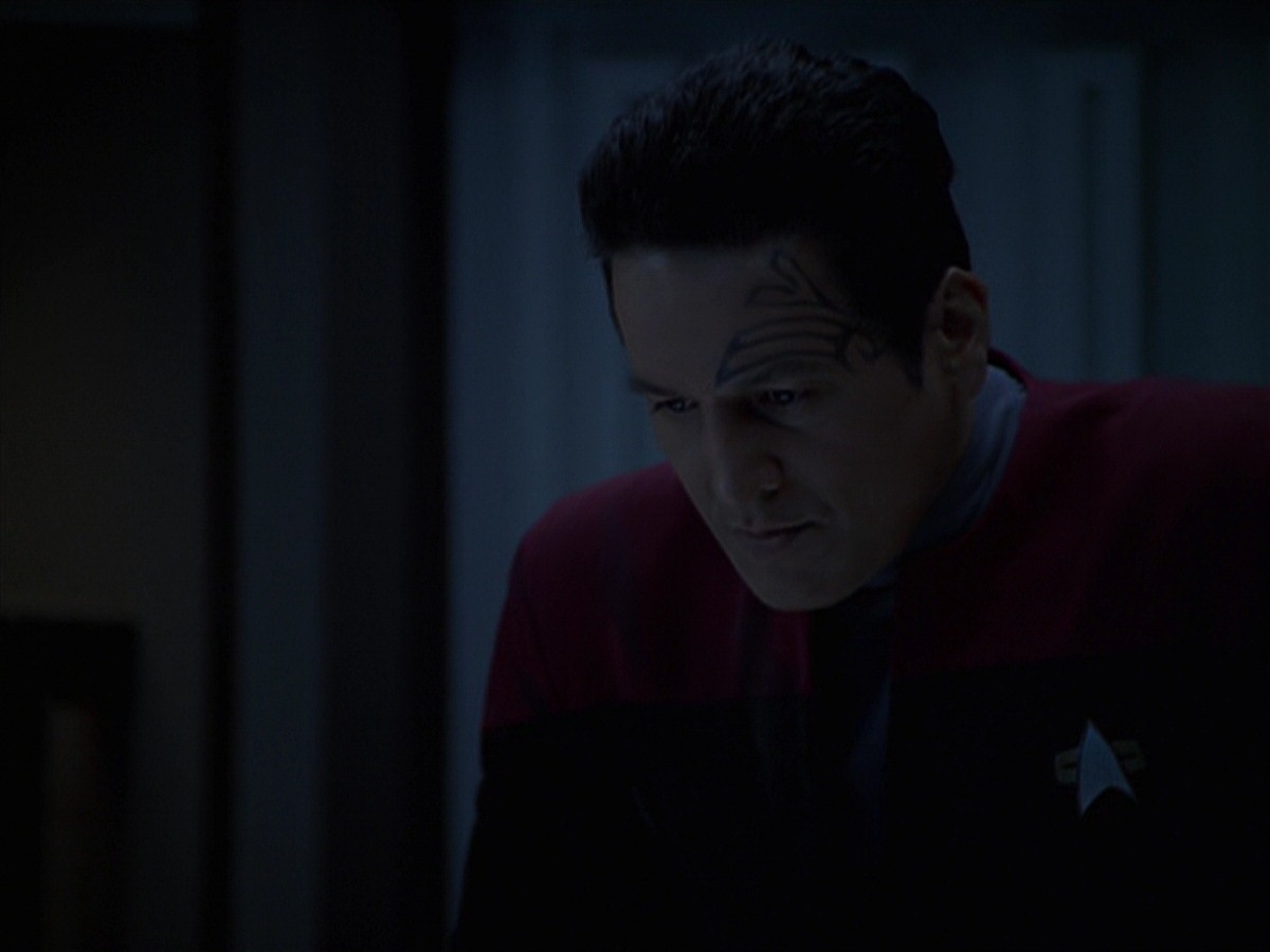 extant_StarTrek_VOY_7x11-Shattered_0868.jpg