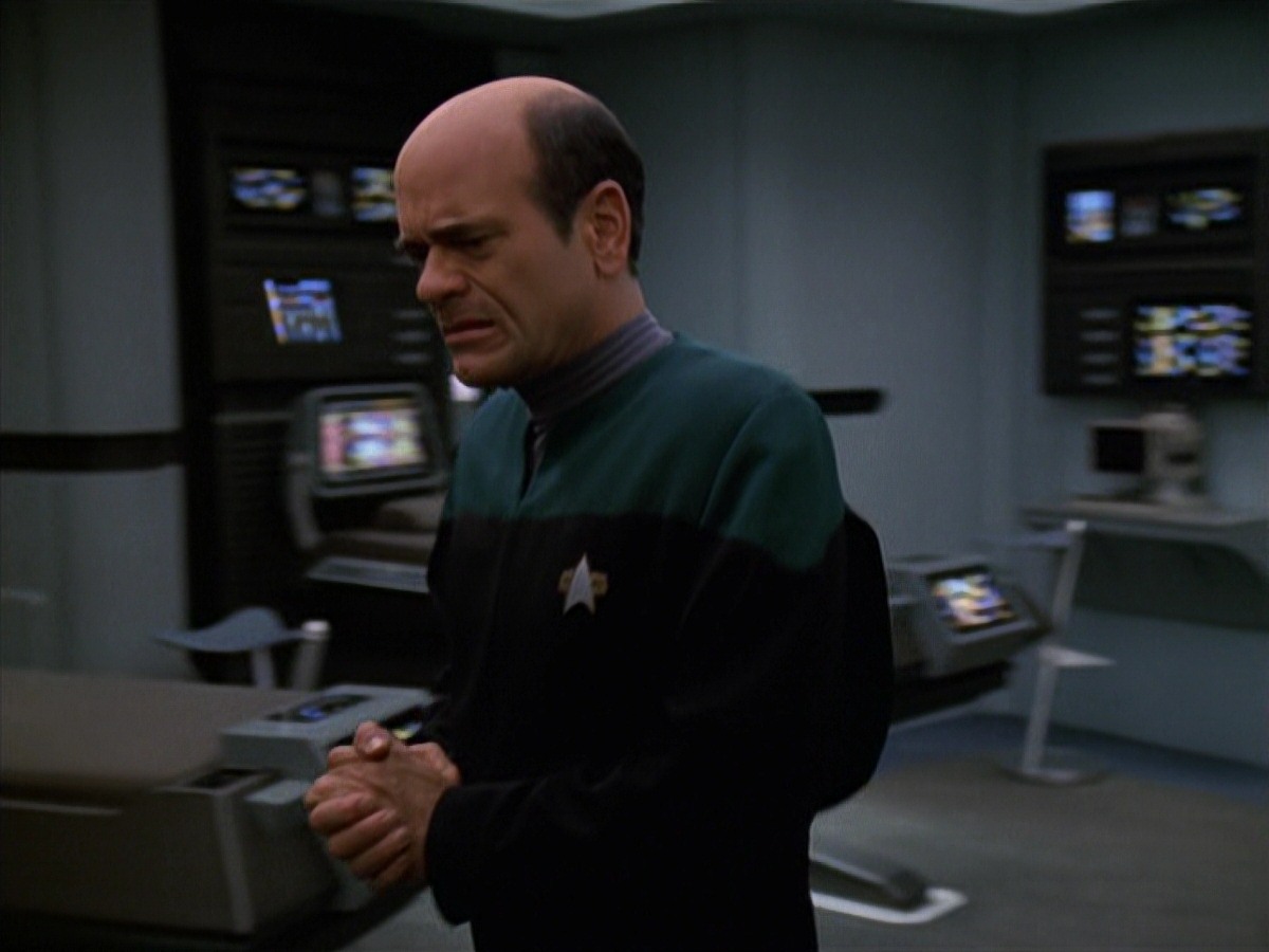 extant_StarTrek_VOY_7x11-Shattered_0872.jpg