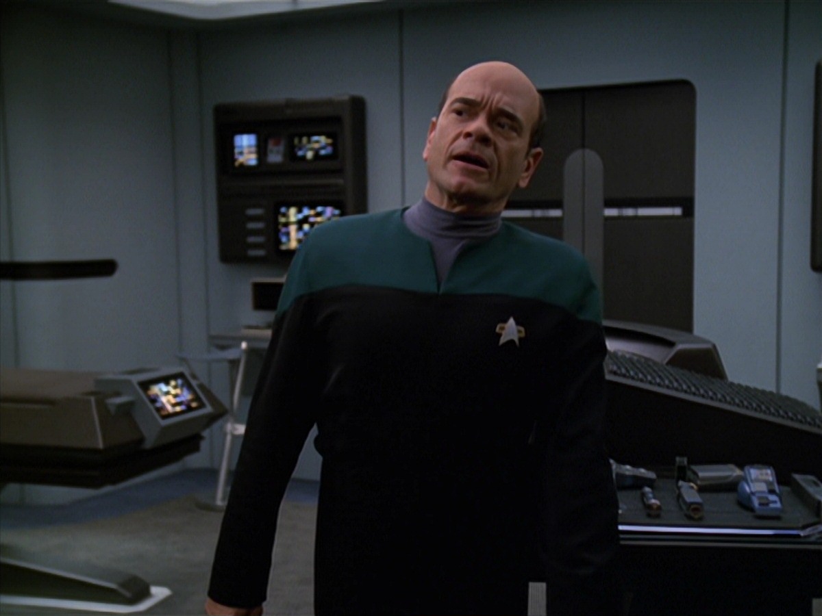 extant_StarTrek_VOY_7x11-Shattered_0881.jpg