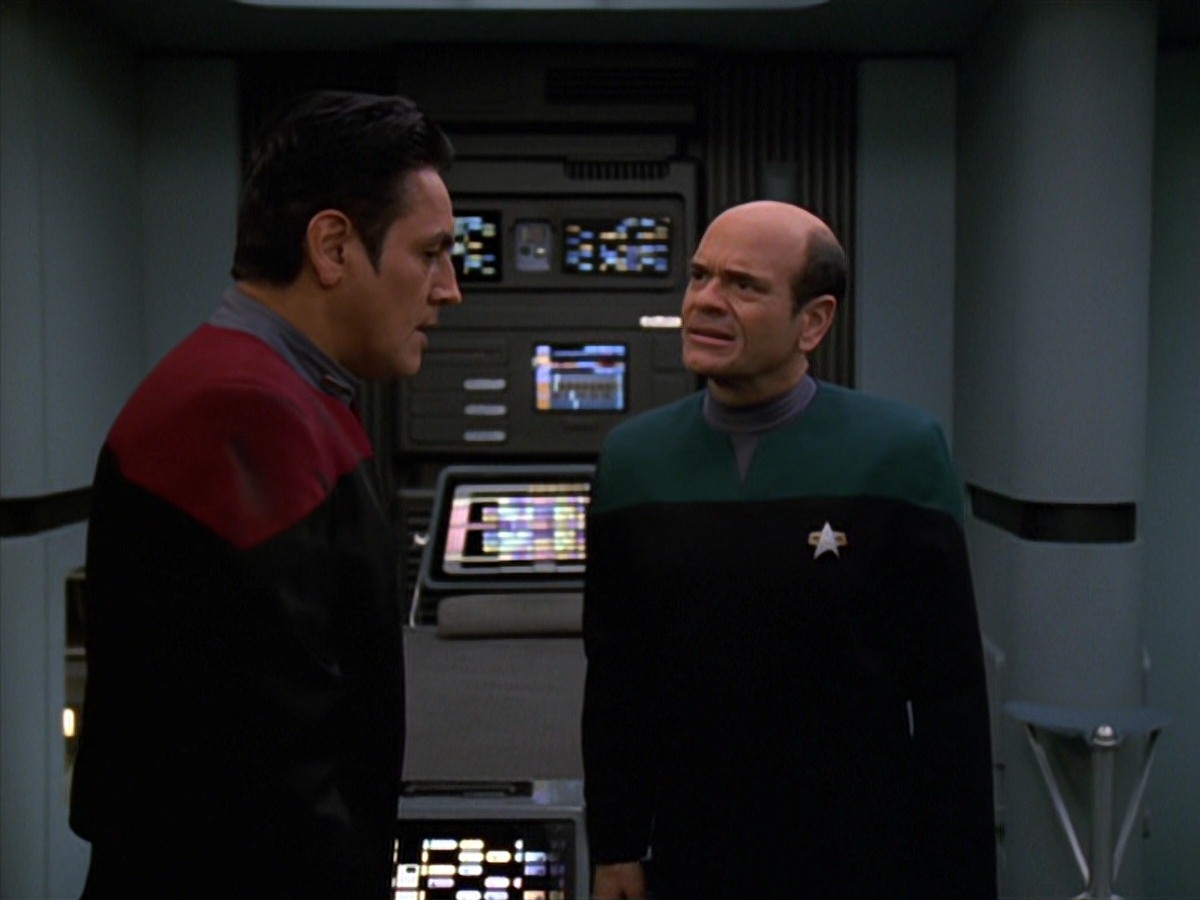 extant_StarTrek_VOY_7x11-Shattered_0908.jpg