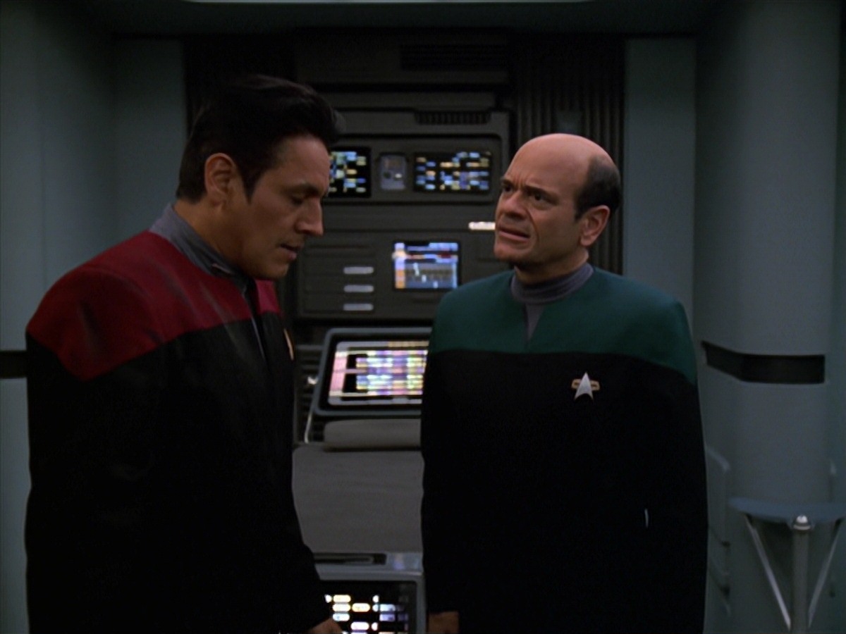 extant_StarTrek_VOY_7x11-Shattered_0909.jpg
