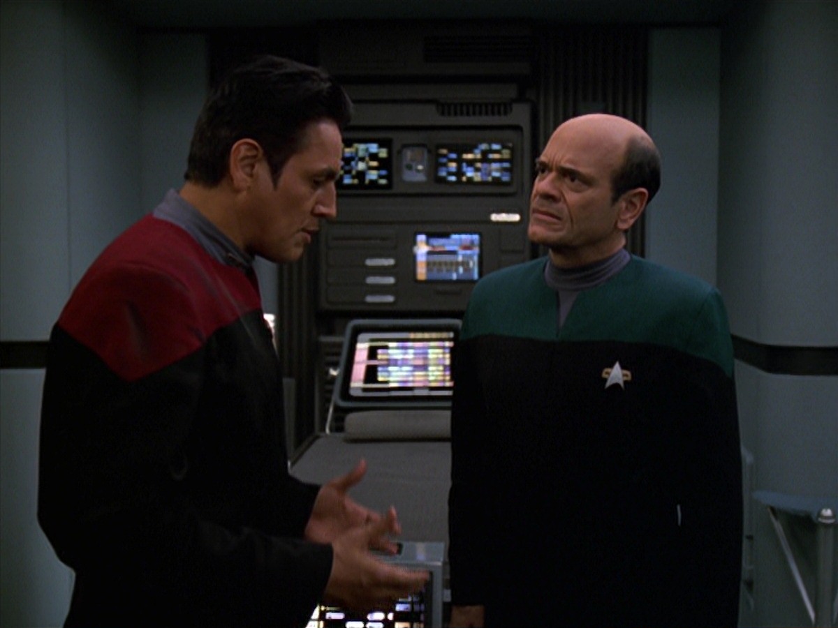extant_StarTrek_VOY_7x11-Shattered_0913.jpg