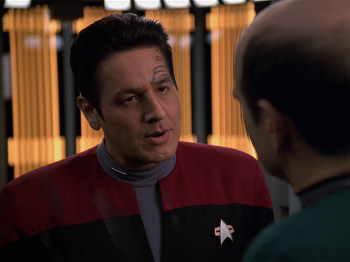 extant_StarTrek_VOY_7x11-Shattered_0917.jpg
