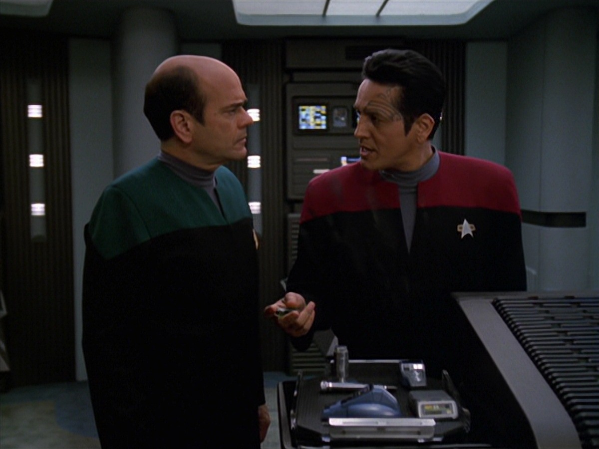 extant_StarTrek_VOY_7x11-Shattered_0954.jpg