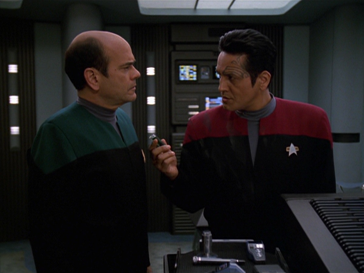 extant_StarTrek_VOY_7x11-Shattered_0963.jpg