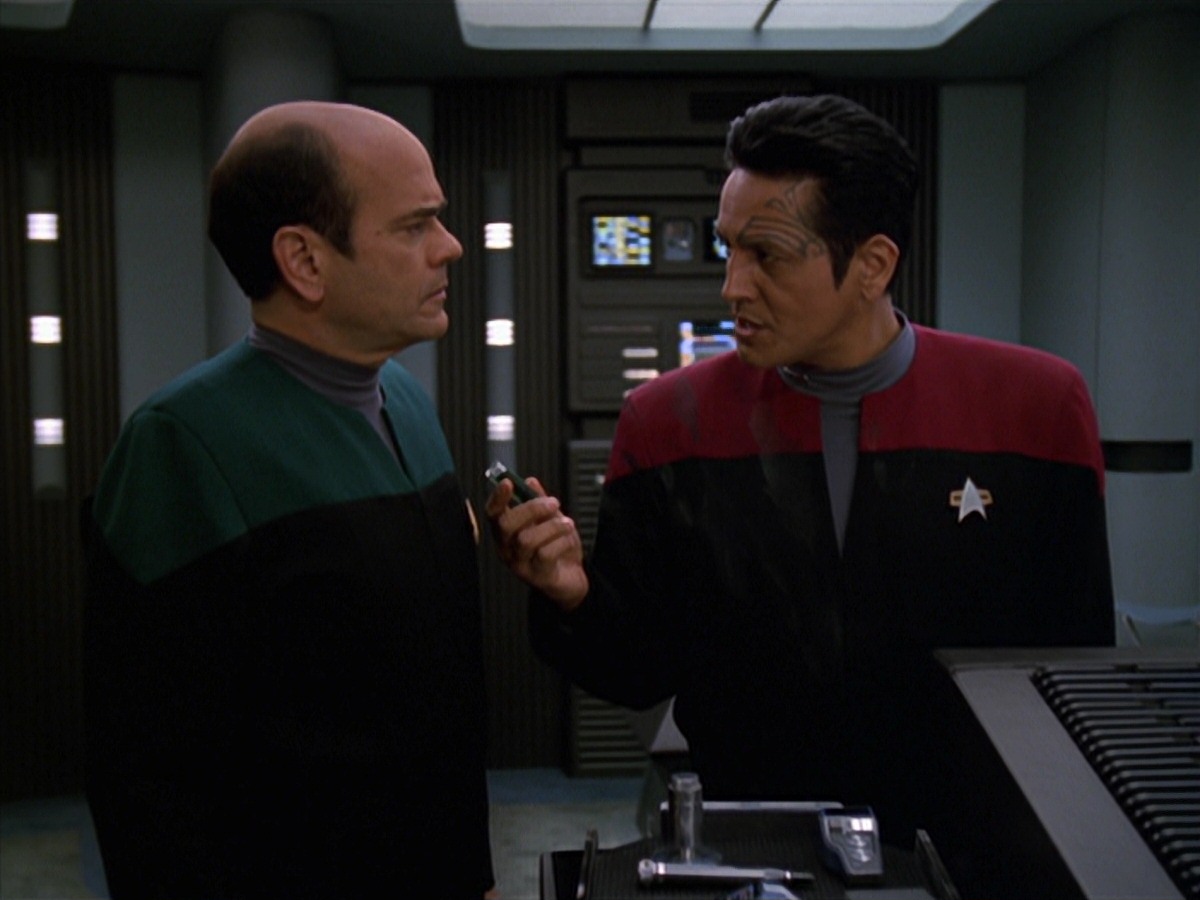extant_StarTrek_VOY_7x11-Shattered_0964.jpg