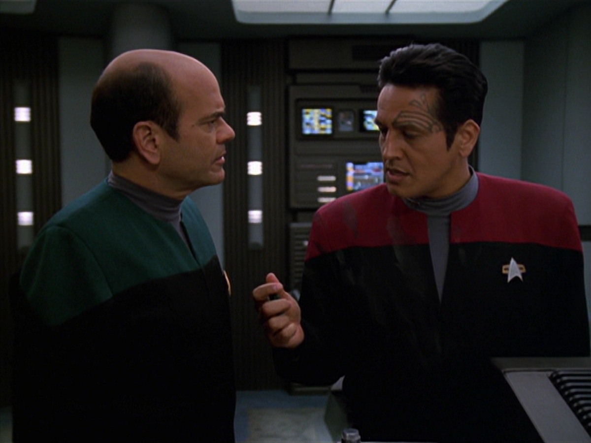 extant_StarTrek_VOY_7x11-Shattered_0970.jpg