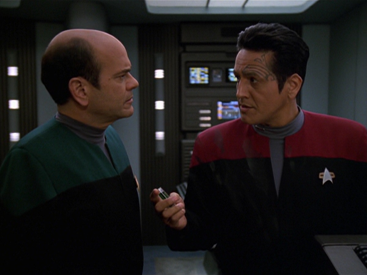extant_StarTrek_VOY_7x11-Shattered_0973.jpg