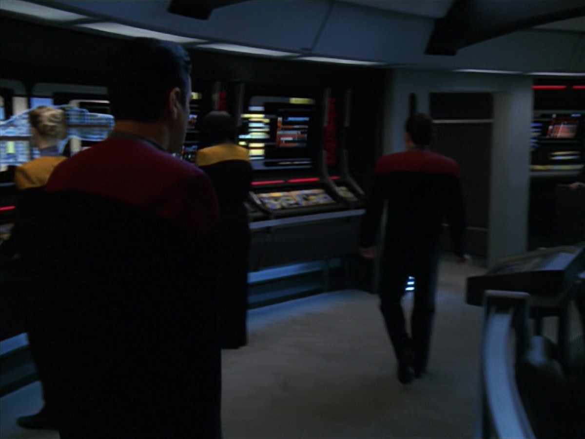 extant_StarTrek_VOY_7x11-Shattered_0983.jpg