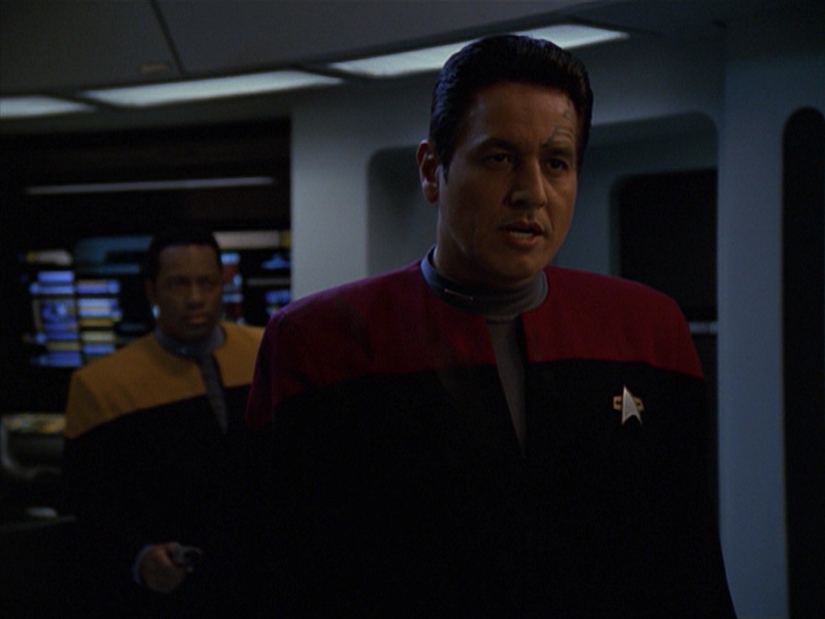 extant_StarTrek_VOY_7x11-Shattered_0999.jpg