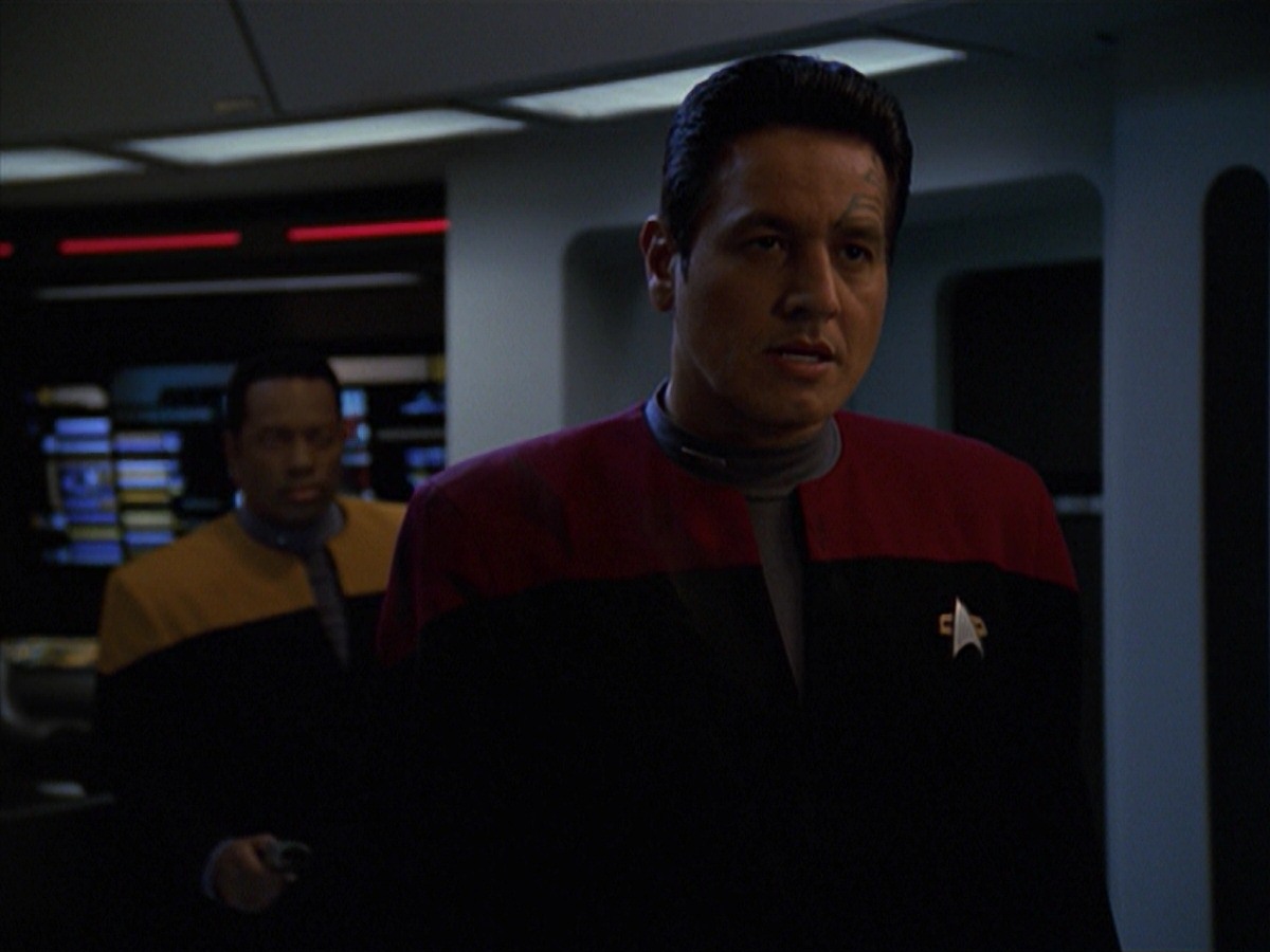 extant_StarTrek_VOY_7x11-Shattered_1001.jpg