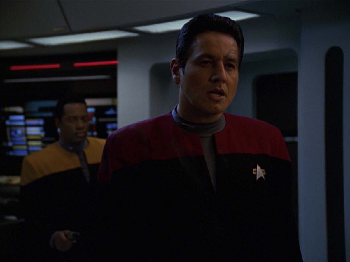 extant_StarTrek_VOY_7x11-Shattered_1011.jpg