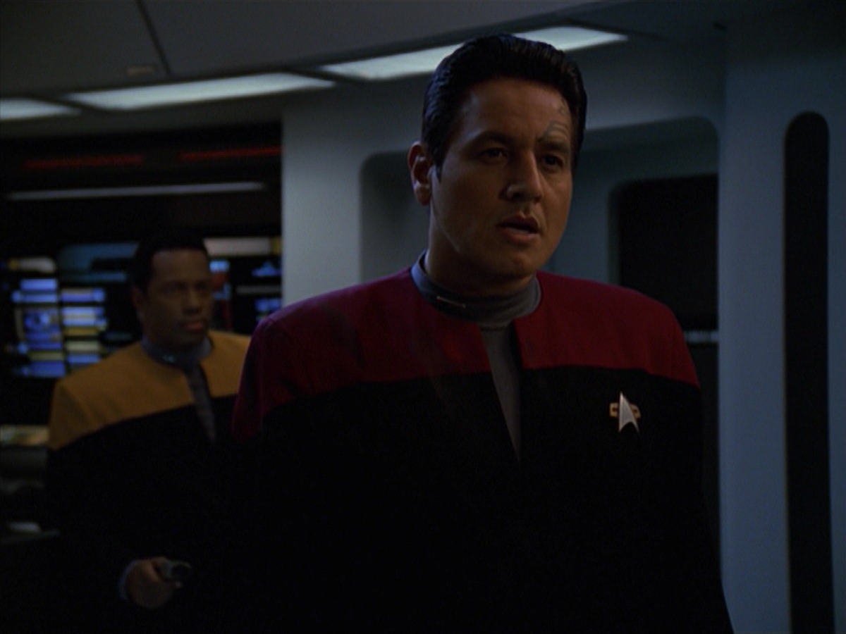 extant_StarTrek_VOY_7x11-Shattered_1012.jpg