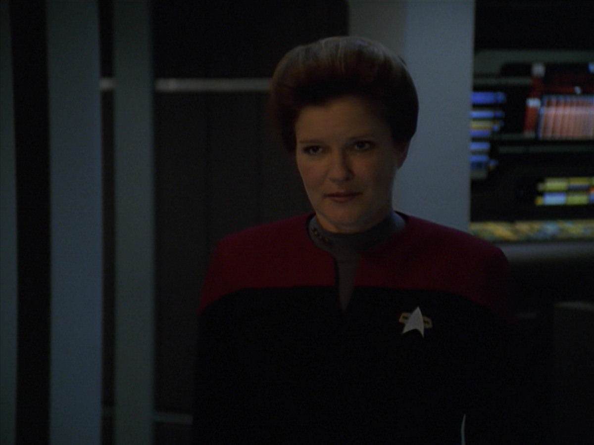 extant_StarTrek_VOY_7x11-Shattered_1020.jpg