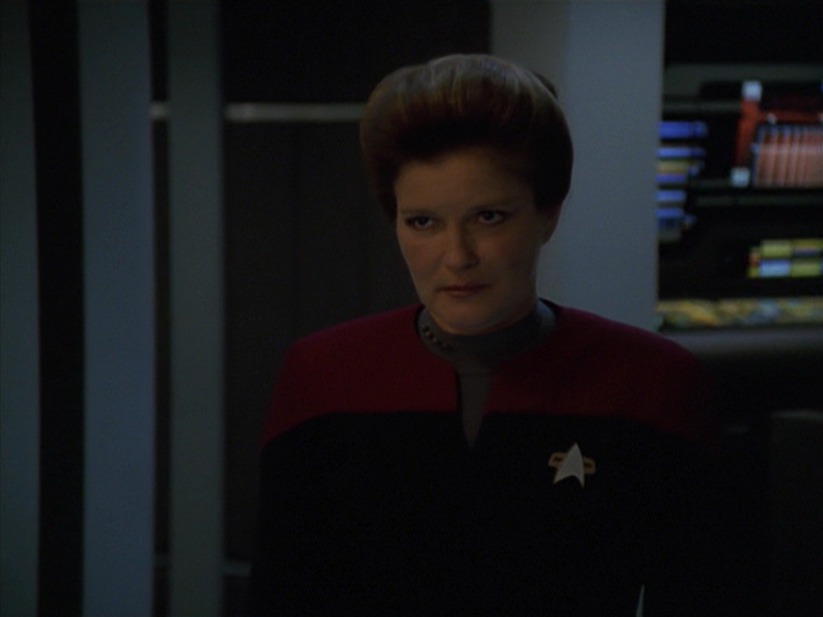 extant_StarTrek_VOY_7x11-Shattered_1021.jpg