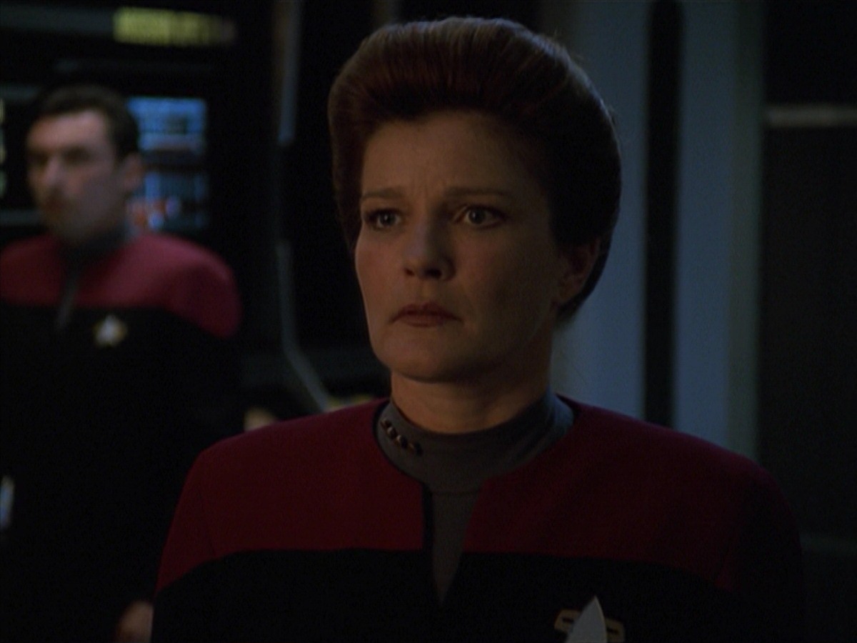 extant_StarTrek_VOY_7x11-Shattered_1030.jpg