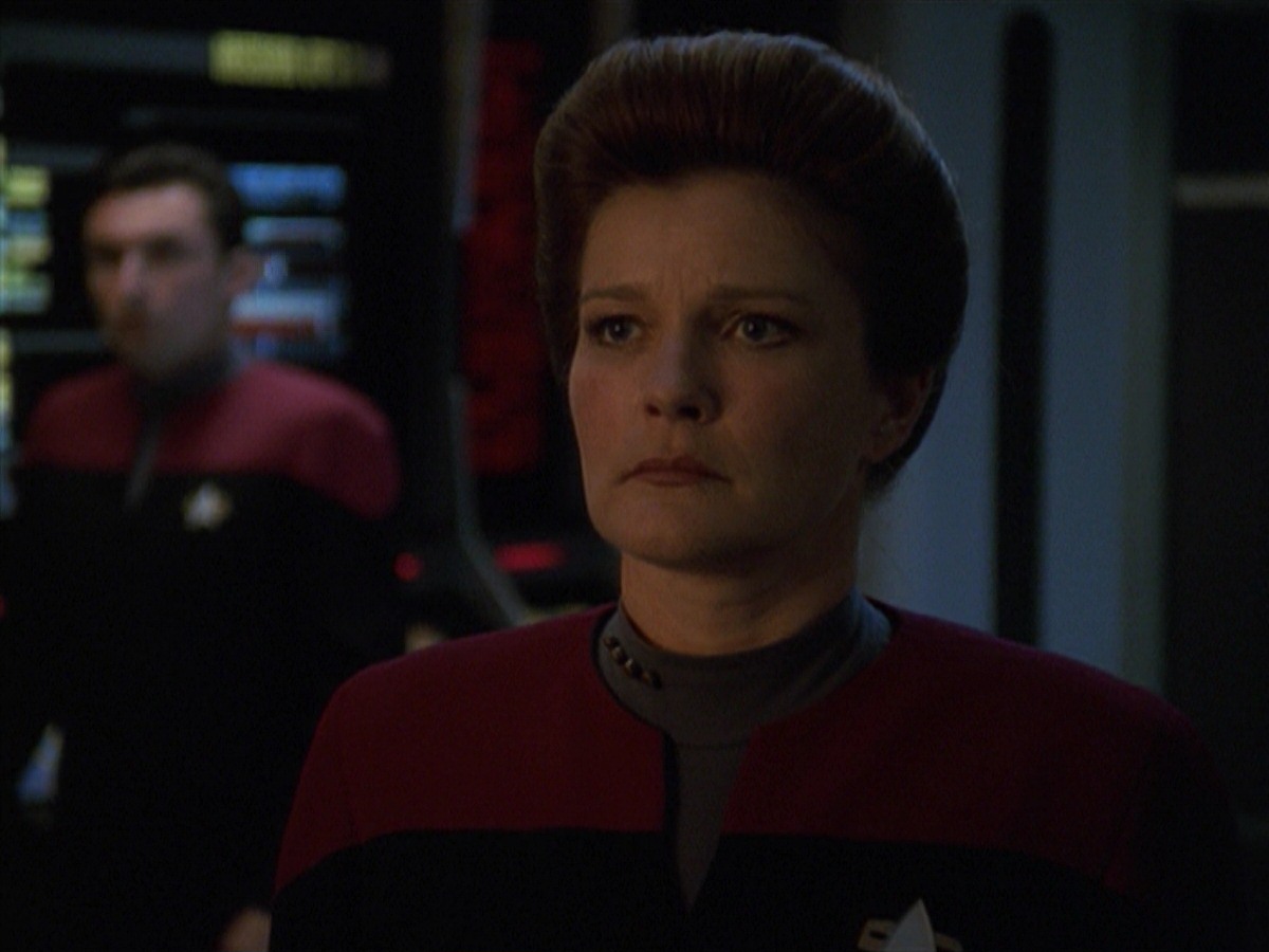 extant_StarTrek_VOY_7x11-Shattered_1040.jpg