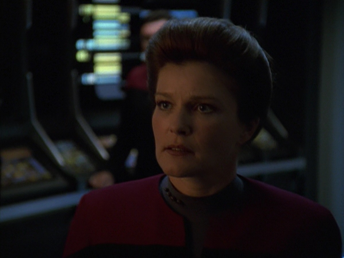 extant_StarTrek_VOY_7x11-Shattered_1052.jpg