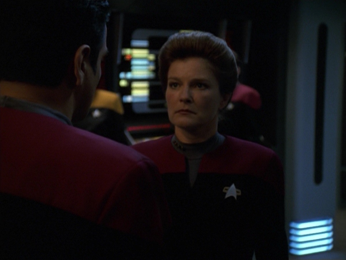extant_StarTrek_VOY_7x11-Shattered_1061.jpg