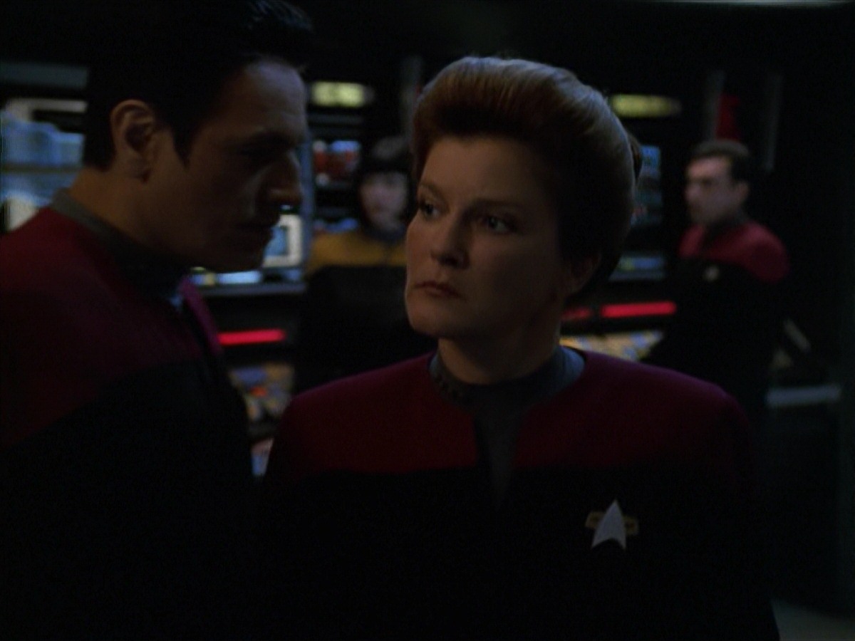 extant_StarTrek_VOY_7x11-Shattered_1066.jpg